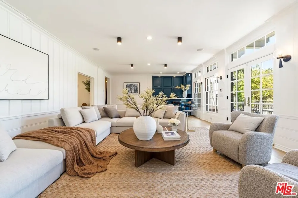 628 Sierra Drive Beverly Hills, CA 90210