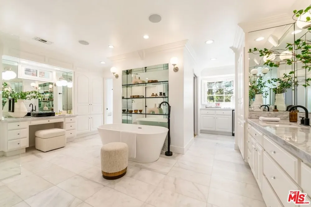 628 Sierra Drive Beverly Hills, CA 90210