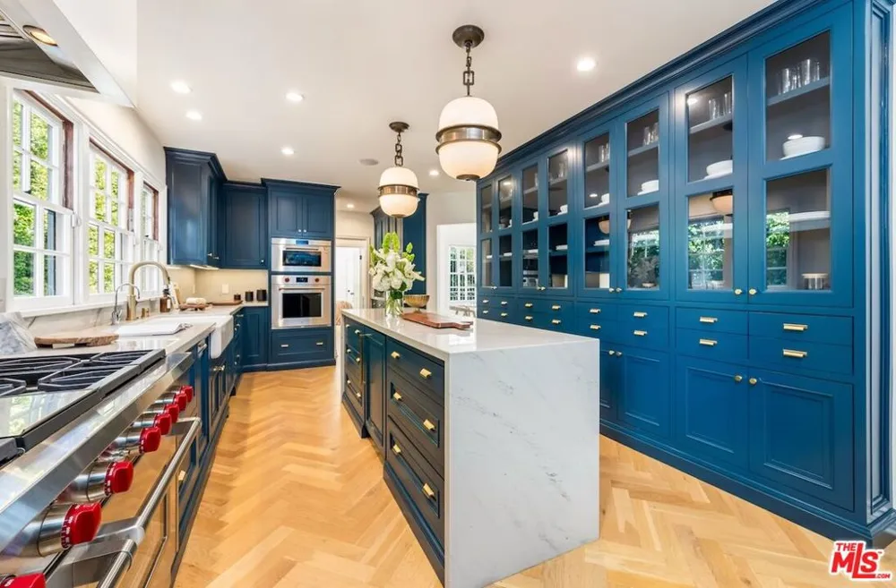 628 Sierra Drive Beverly Hills, CA 90210