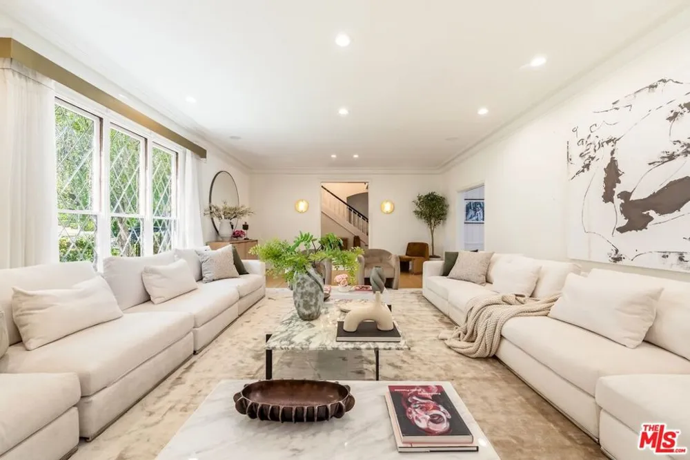 628 Sierra Drive Beverly Hills, CA 90210