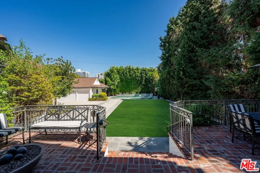 628 Sierra Drive Beverly Hills, CA 90210