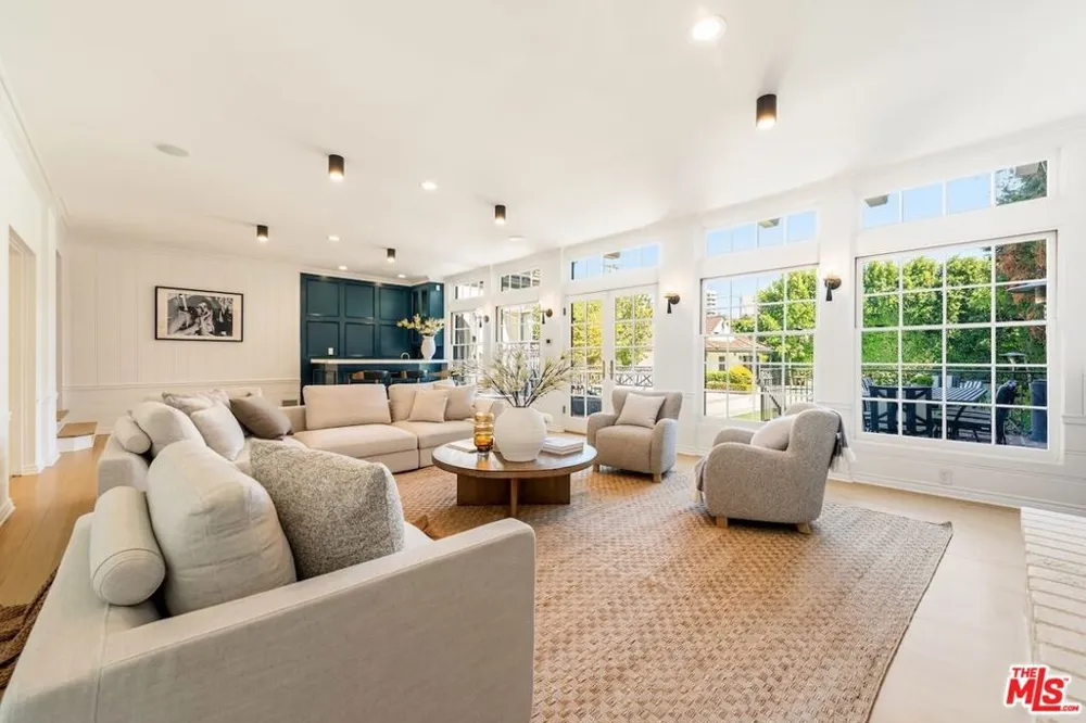 628 Sierra Drive Beverly Hills, CA 90210