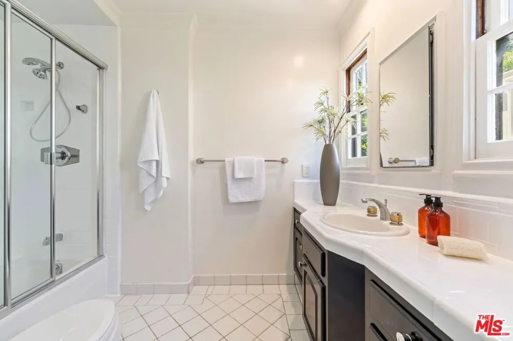 628 Sierra Drive Beverly Hills, CA 90210