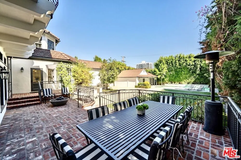 628 Sierra Drive Beverly Hills, CA 90210