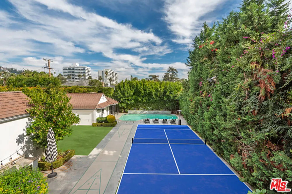 628 Sierra Drive Beverly Hills, CA 90210