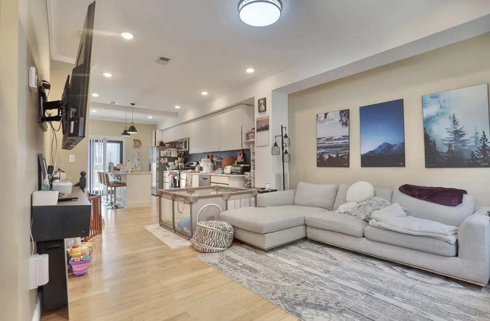 11A WEST 19TH ST Weehawken, NJ 07086