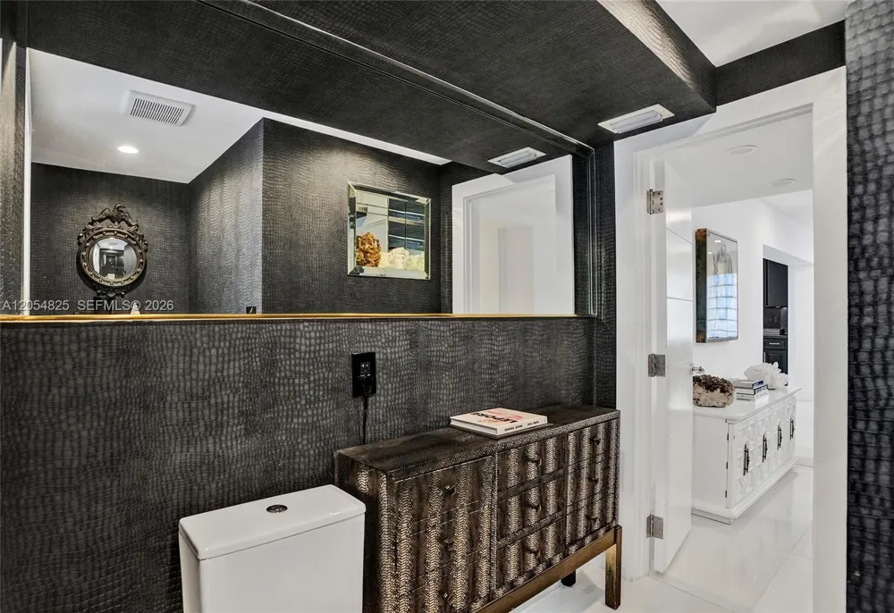 19130 NE 21st Ave North Miami Beach, FL 33179