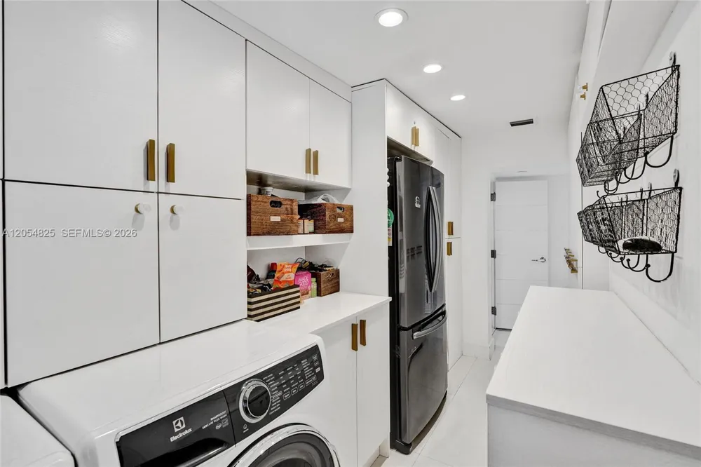 19130 NE 21st Ave North Miami Beach, FL 33179