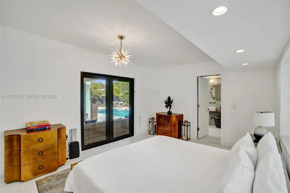 19130 NE 21st Ave North Miami Beach, FL 33179
