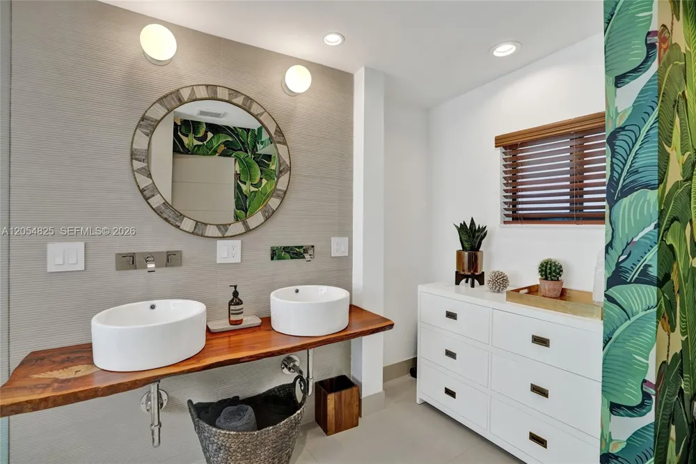 19130 NE 21st Ave North Miami Beach, FL 33179