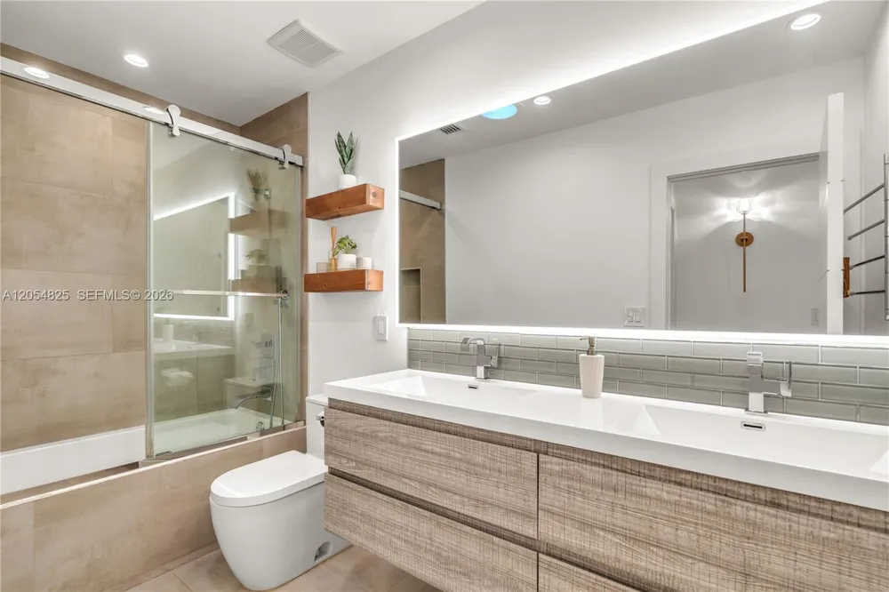 19130 NE 21st Ave North Miami Beach, FL 33179