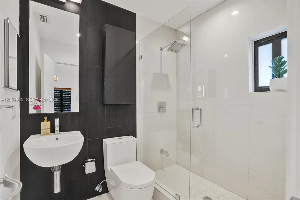 19130 NE 21st Ave North Miami Beach, FL 33179