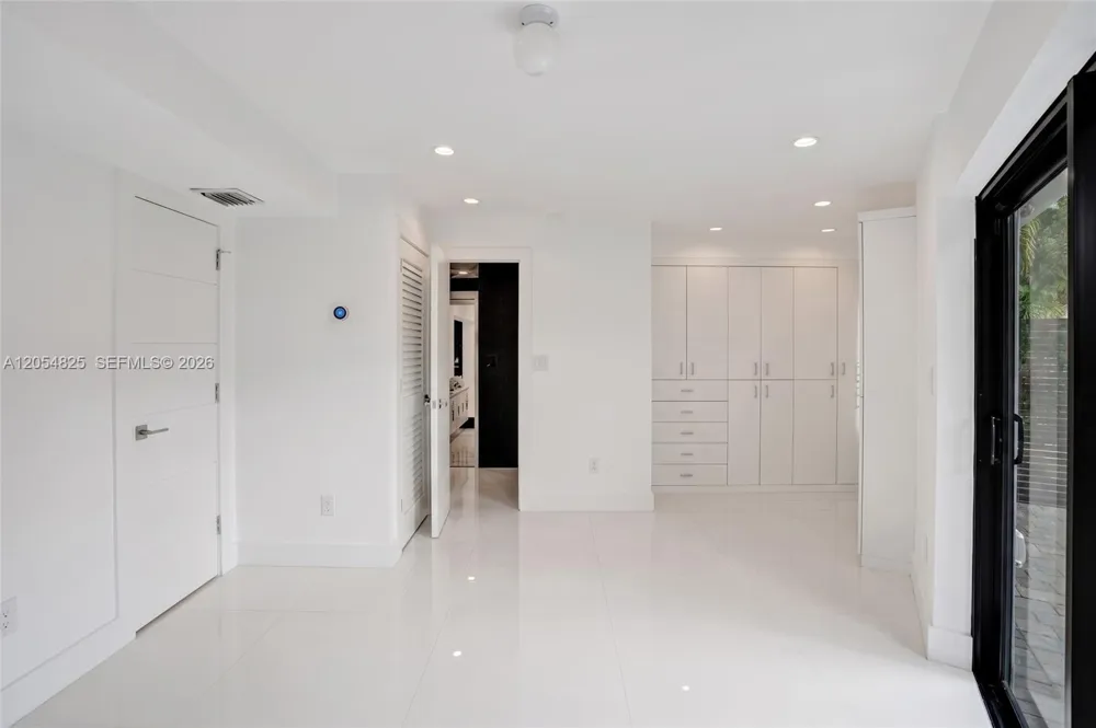 19130 NE 21st Ave North Miami Beach, FL 33179