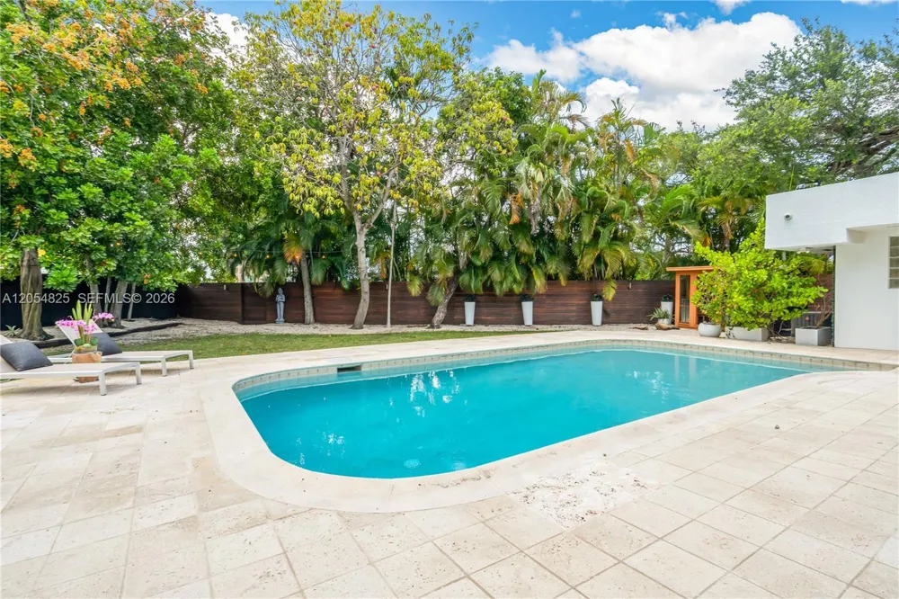 19130 NE 21st Ave North Miami Beach, FL 33179