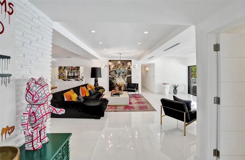19130 NE 21st Ave North Miami Beach, FL 33179