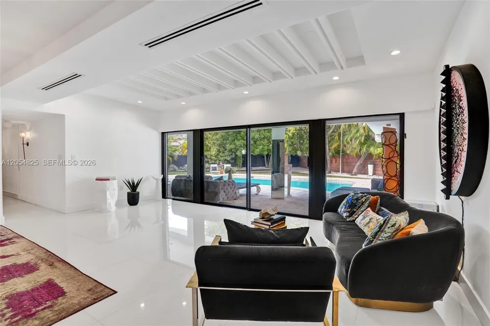 19130 NE 21st Ave North Miami Beach, FL 33179