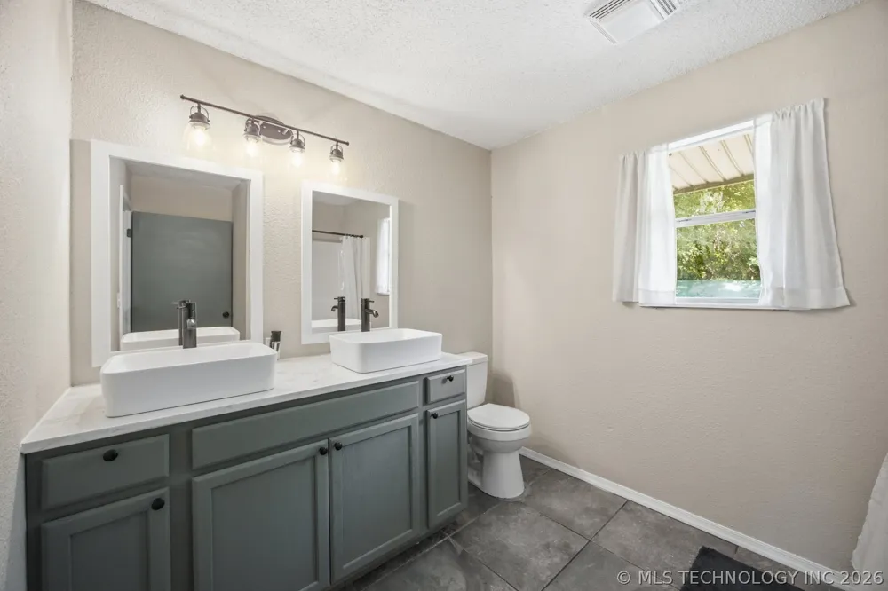 696 Hickory Street Atoka, OK 74525