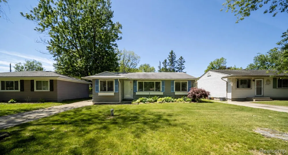 2363 Darnell Street Wolverine Lake Village, MI 48390