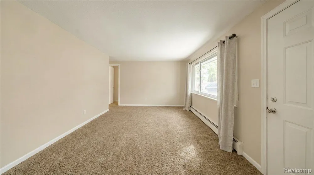 2363 Darnell Street Wolverine Lake Village, MI 48390