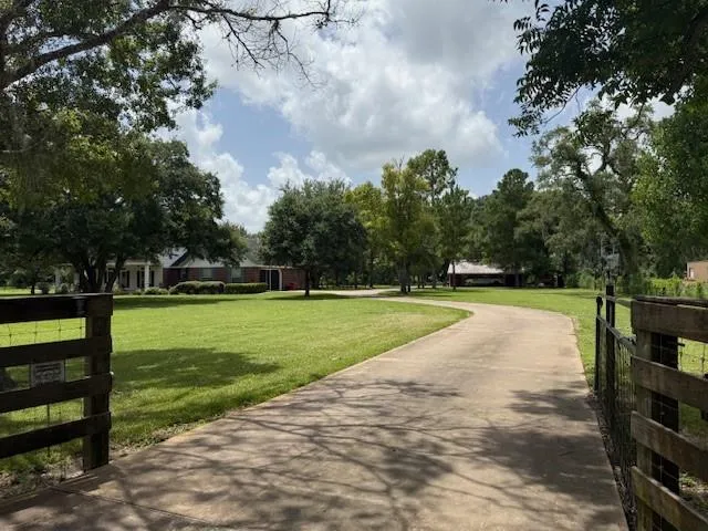 5475 County Road 348 Brazoria, TX 77422