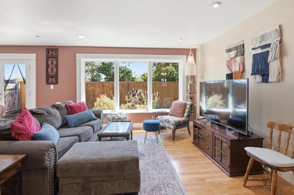 81 Franklin Circle San Juan Bautista, CA 95045