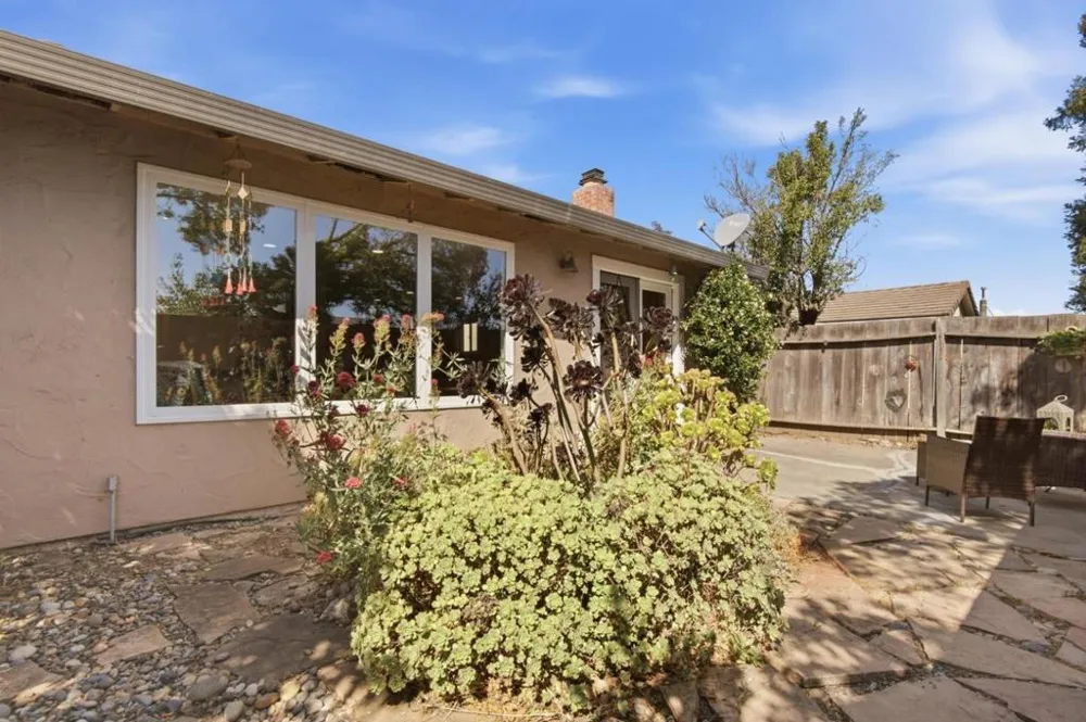 81 Franklin Circle San Juan Bautista, CA 95045