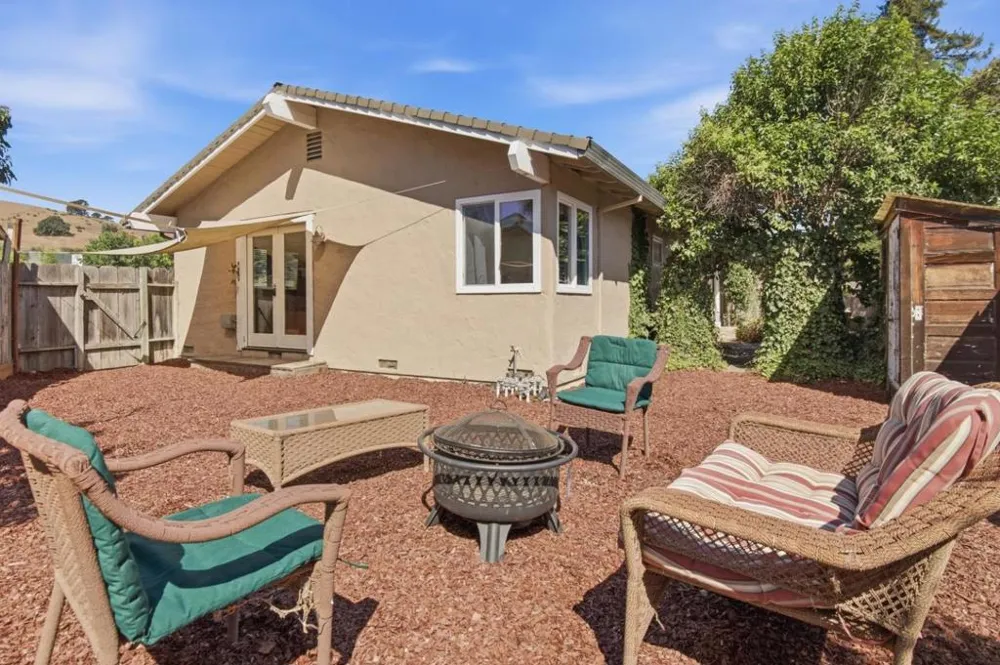 81 Franklin Circle San Juan Bautista, CA 95045