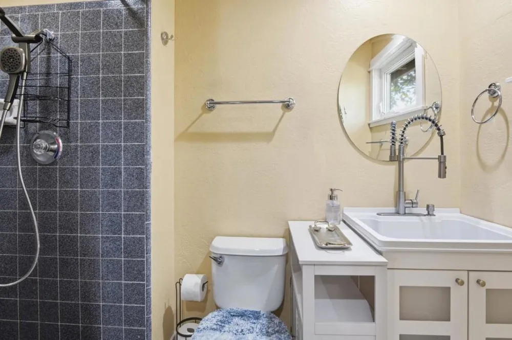 81 Franklin Circle San Juan Bautista, CA 95045