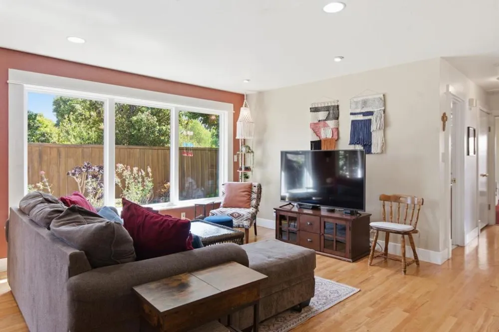 81 Franklin Circle San Juan Bautista, CA 95045