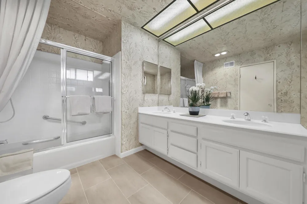 175 Gran Via Palm Desert, CA 92260