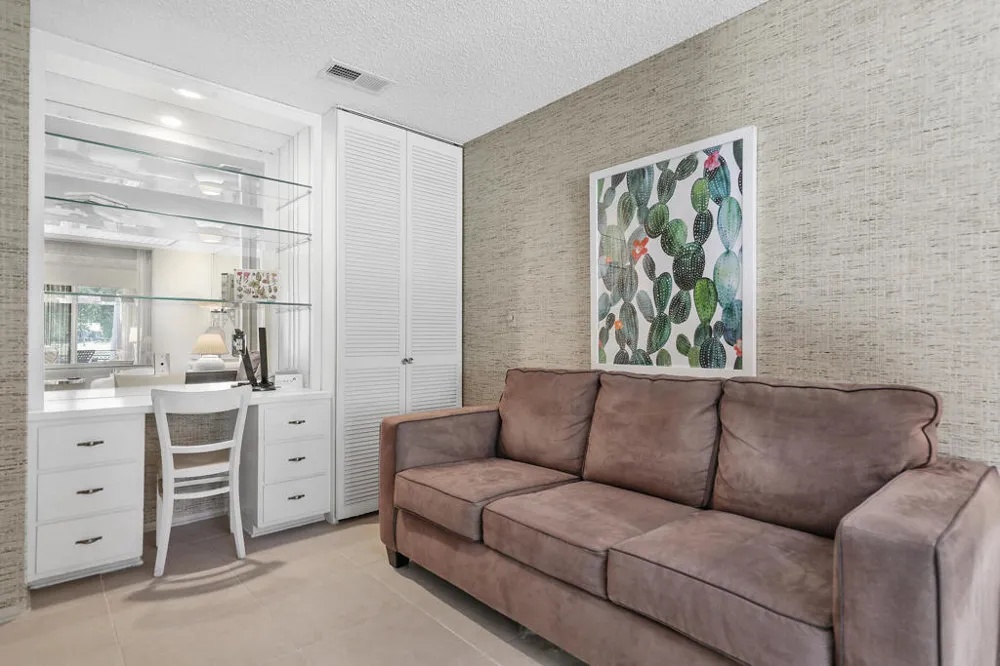 175 Gran Via Palm Desert, CA 92260