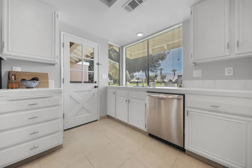 175 Gran Via Palm Desert, CA 92260