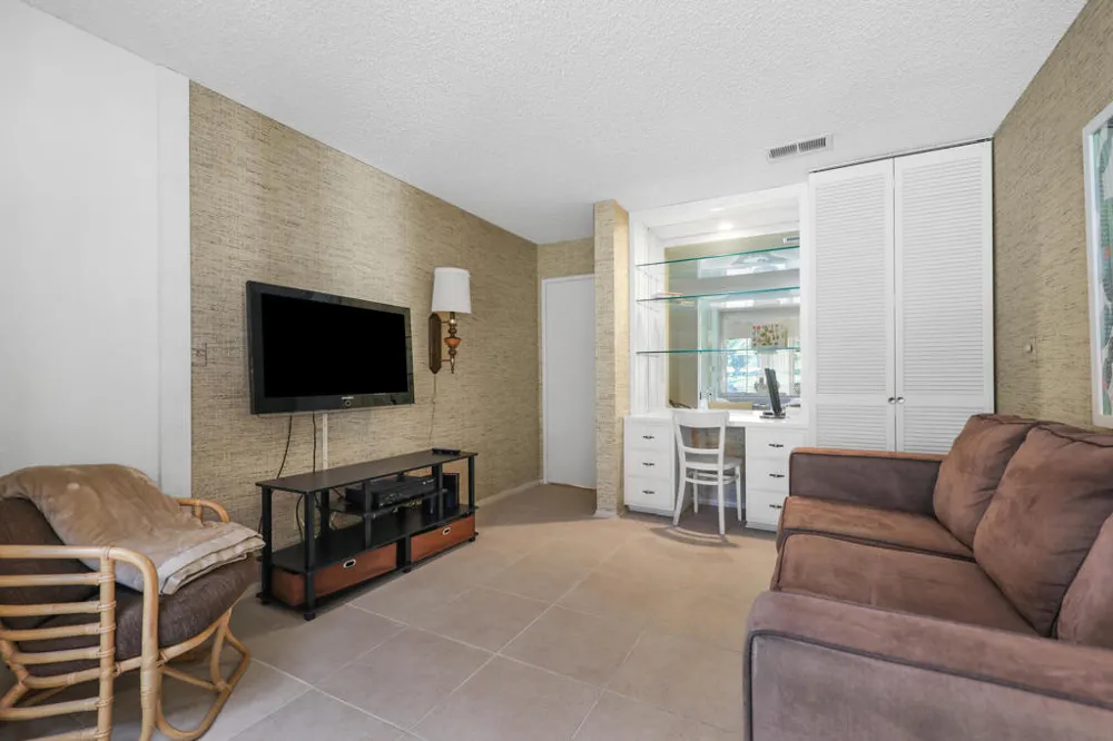 175 Gran Via Palm Desert, CA 92260