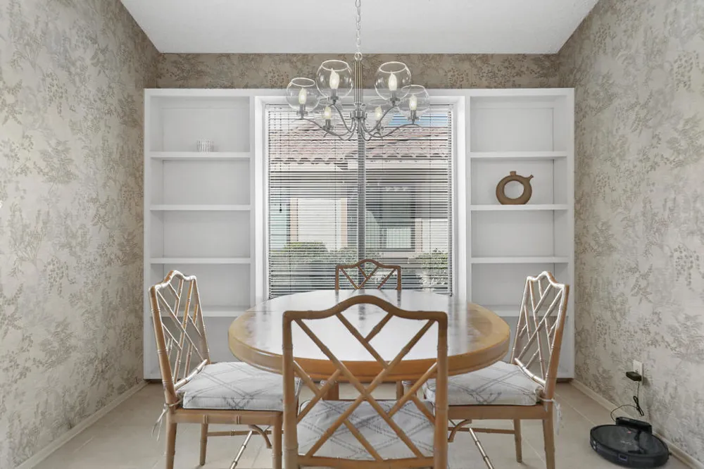 175 Gran Via Palm Desert, CA 92260