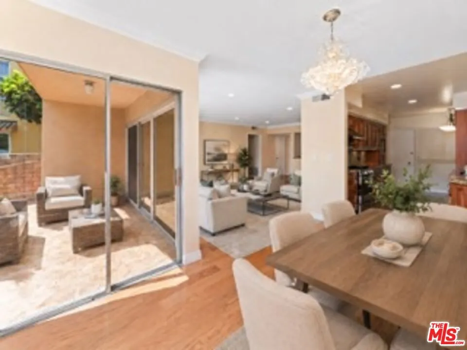 6225 Coldwater Canyon Avenue #112 North Hollywood, CA 91606
