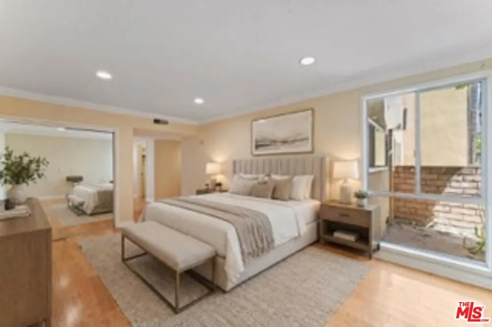 6225 Coldwater Canyon Avenue #112 North Hollywood, CA 91606