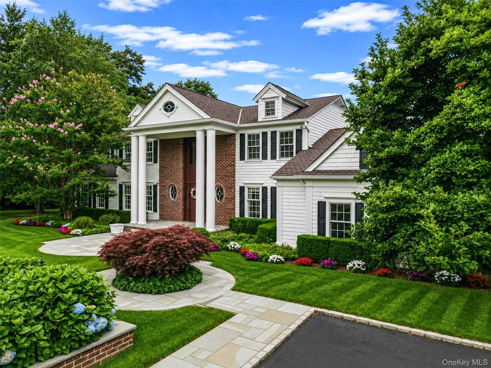 15 Dogwood Hill Brookville, NY 11545