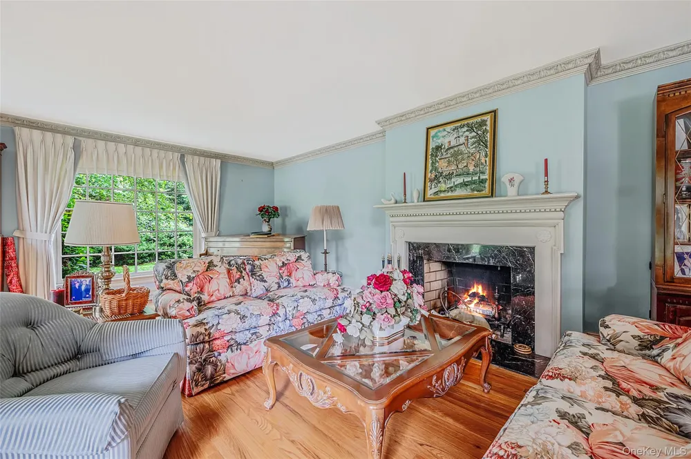 15 Dogwood Hill Brookville, NY 11545