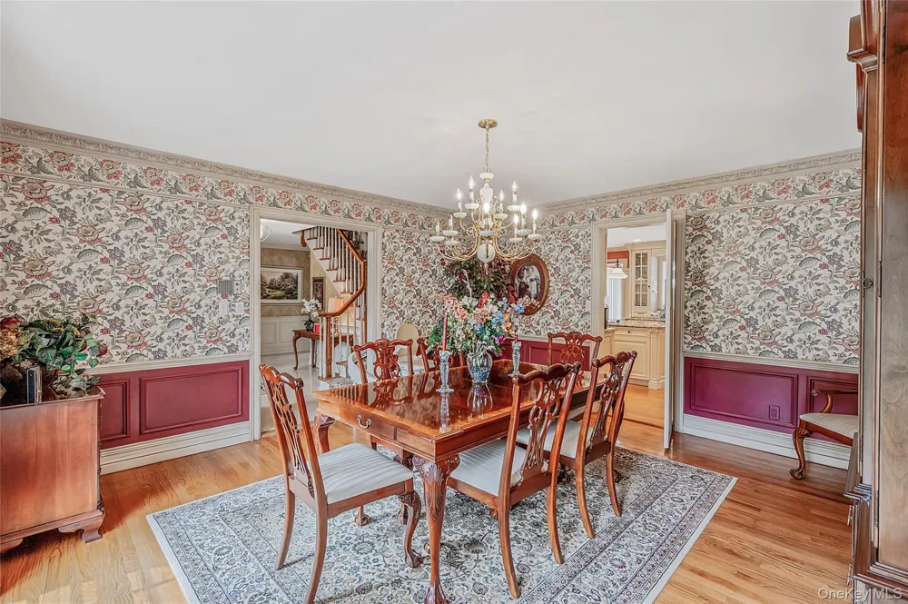 15 Dogwood Hill Brookville, NY 11545