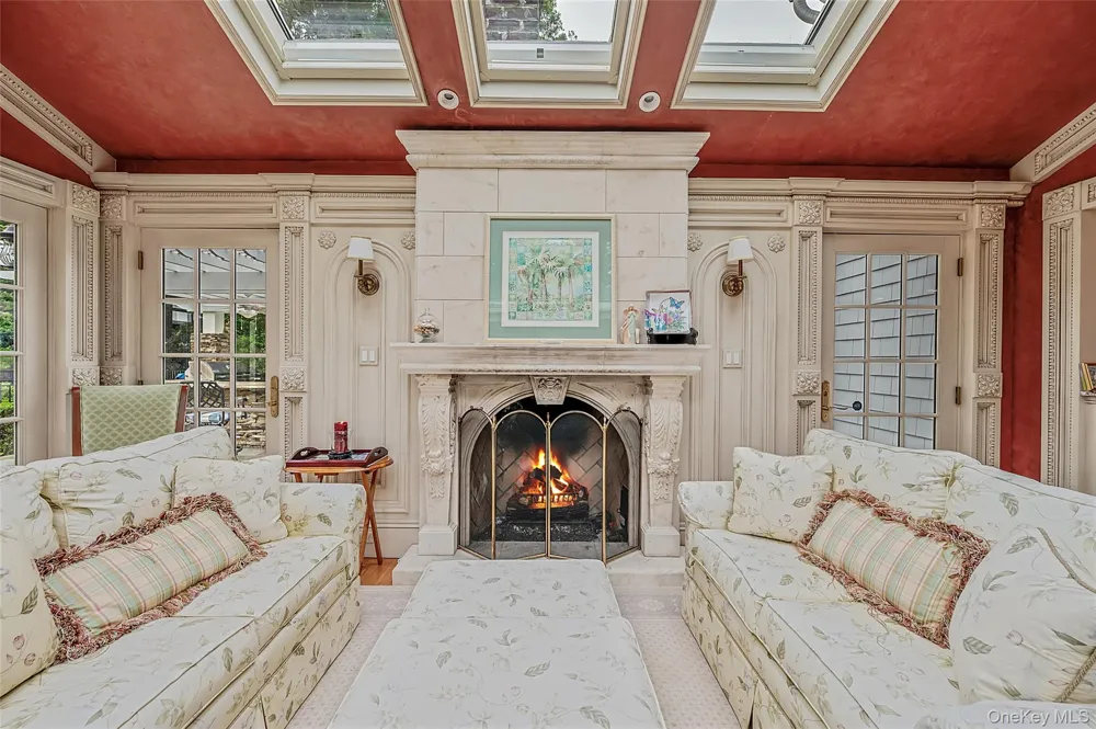 15 Dogwood Hill Brookville, NY 11545