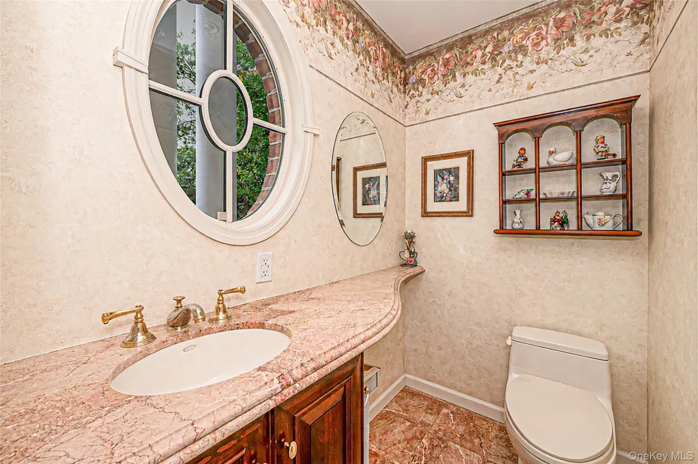 15 Dogwood Hill Brookville, NY 11545