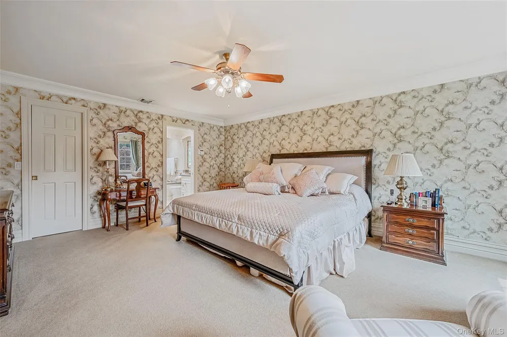15 Dogwood Hill Brookville, NY 11545