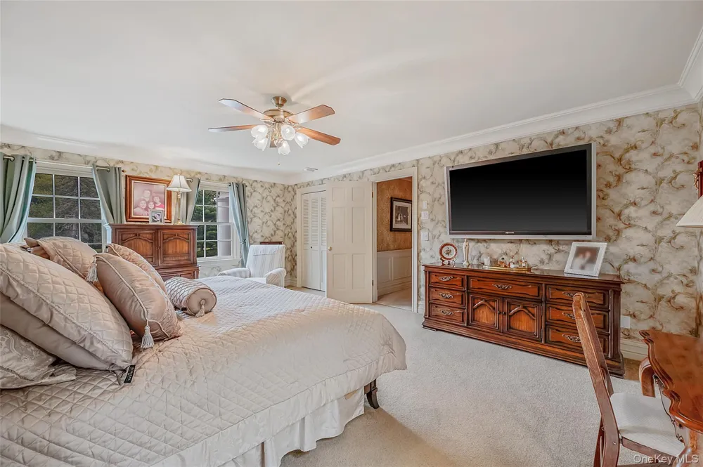15 Dogwood Hill Brookville, NY 11545