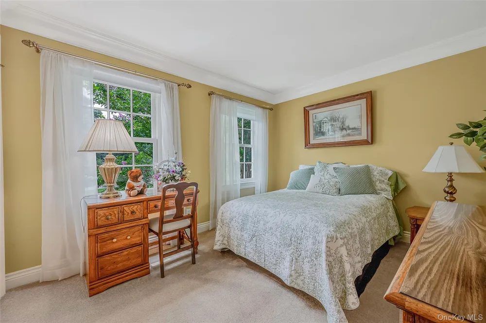 15 Dogwood Hill Brookville, NY 11545