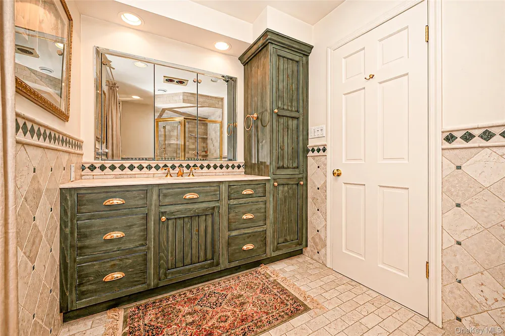 15 Dogwood Hill Brookville, NY 11545