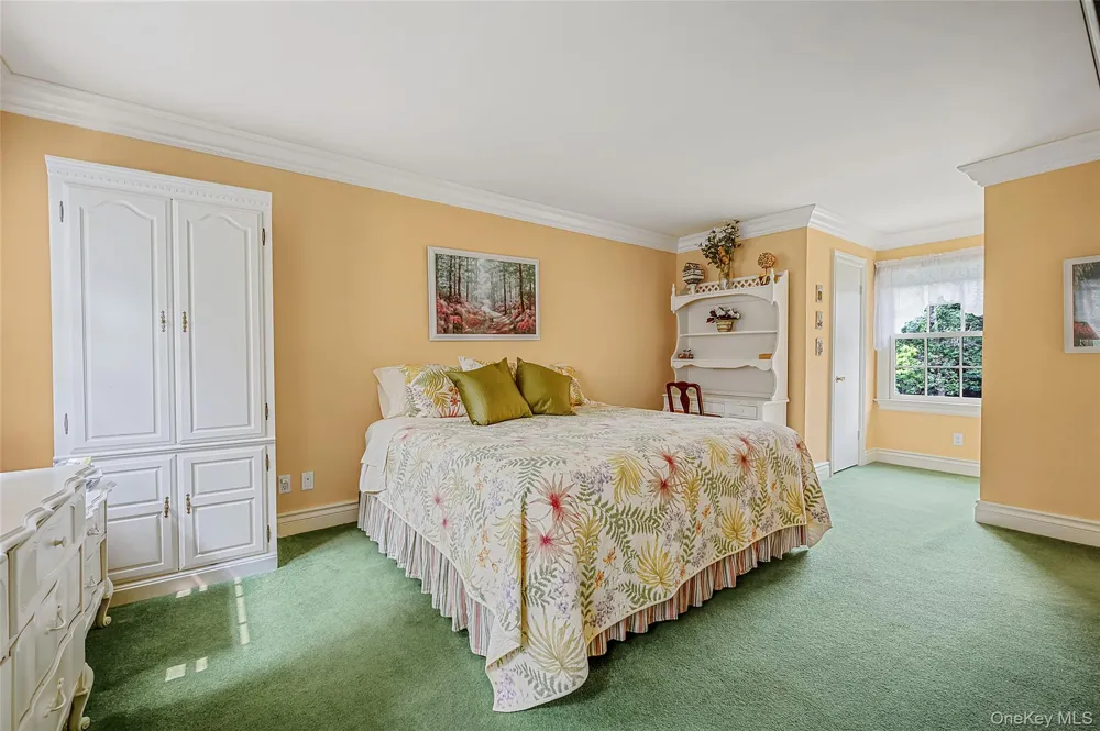 15 Dogwood Hill Brookville, NY 11545