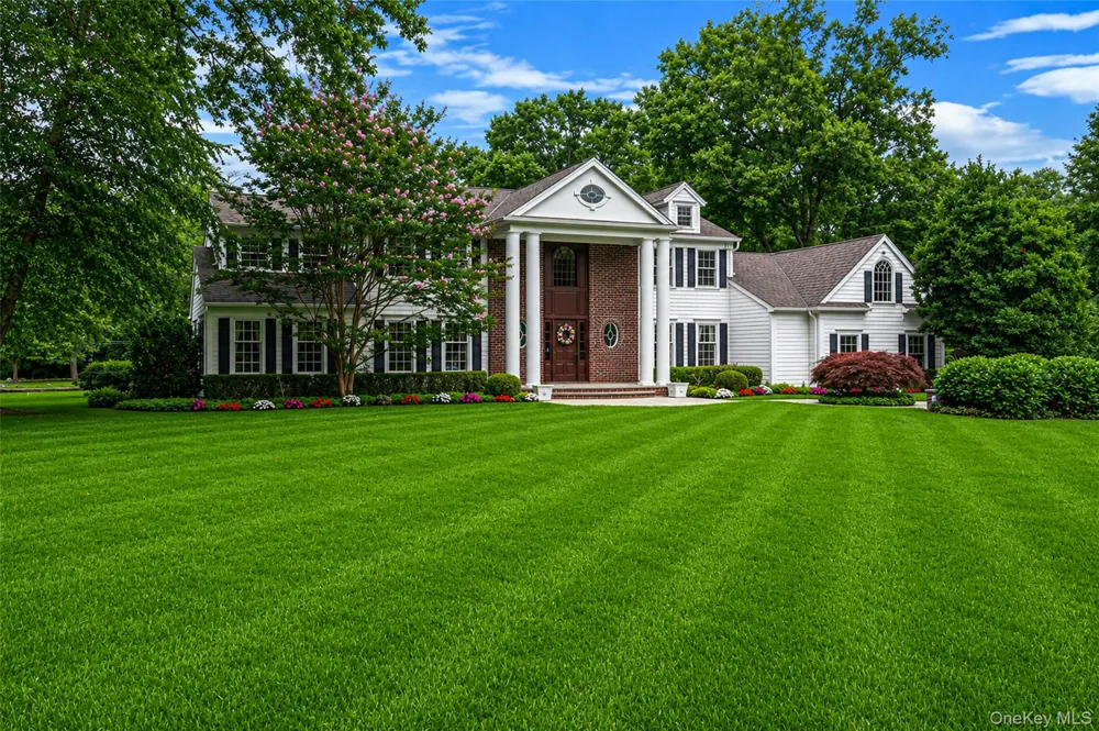 15 Dogwood Hill Brookville, NY 11545