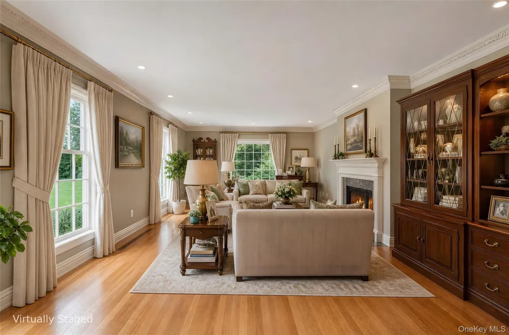 15 Dogwood Hill Brookville, NY 11545