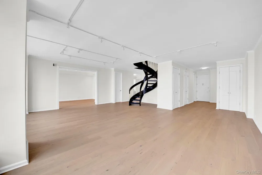 530 E 76th Street #34/35 New York (Manhattan), NY 10021