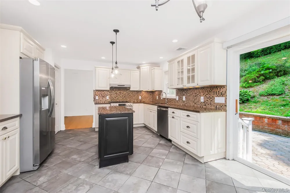 66 Valley View Road Cortlandt Manor, NY 10567